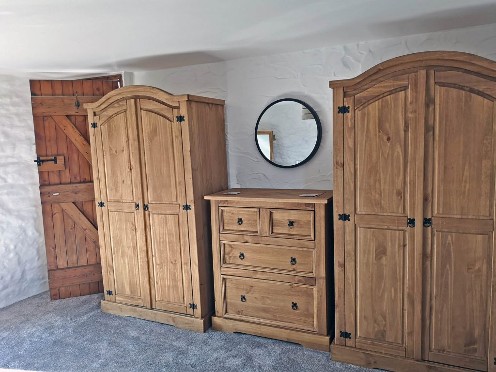 picture of master bedroom furniture
